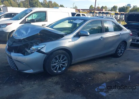 2015 Toyota Camry Hybrid Xle z USA, uszkodzony, nr VIN 4T1BD1FK2FU143167